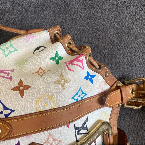 Louis Vuitton Theda - Picture 8 of 16